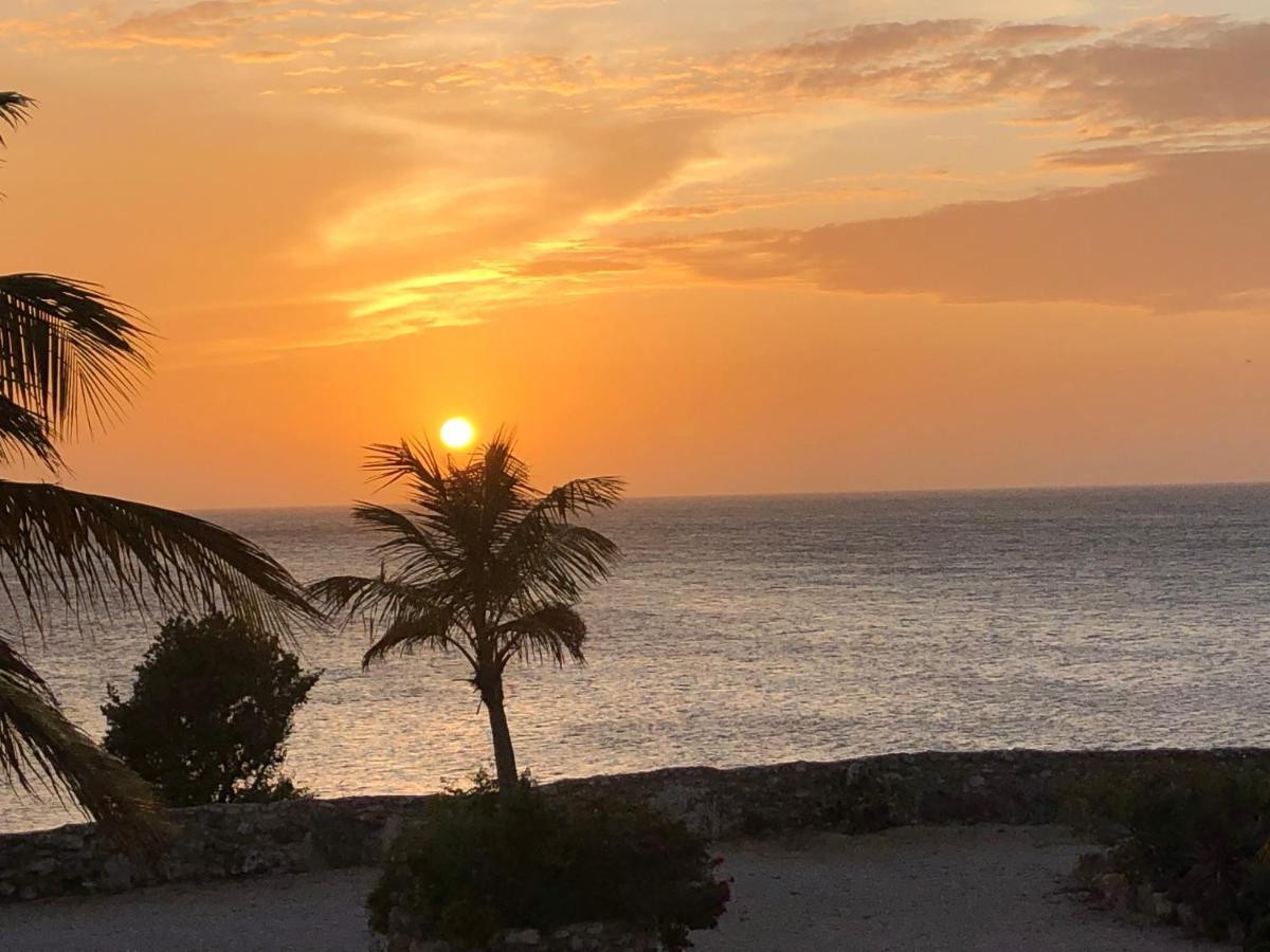 Marazul Dive Resort. 3 Bedroom Seafront House. Dive, Snorkel, Enjoy Amazing Sunsets Westpunt Bagian luar foto
